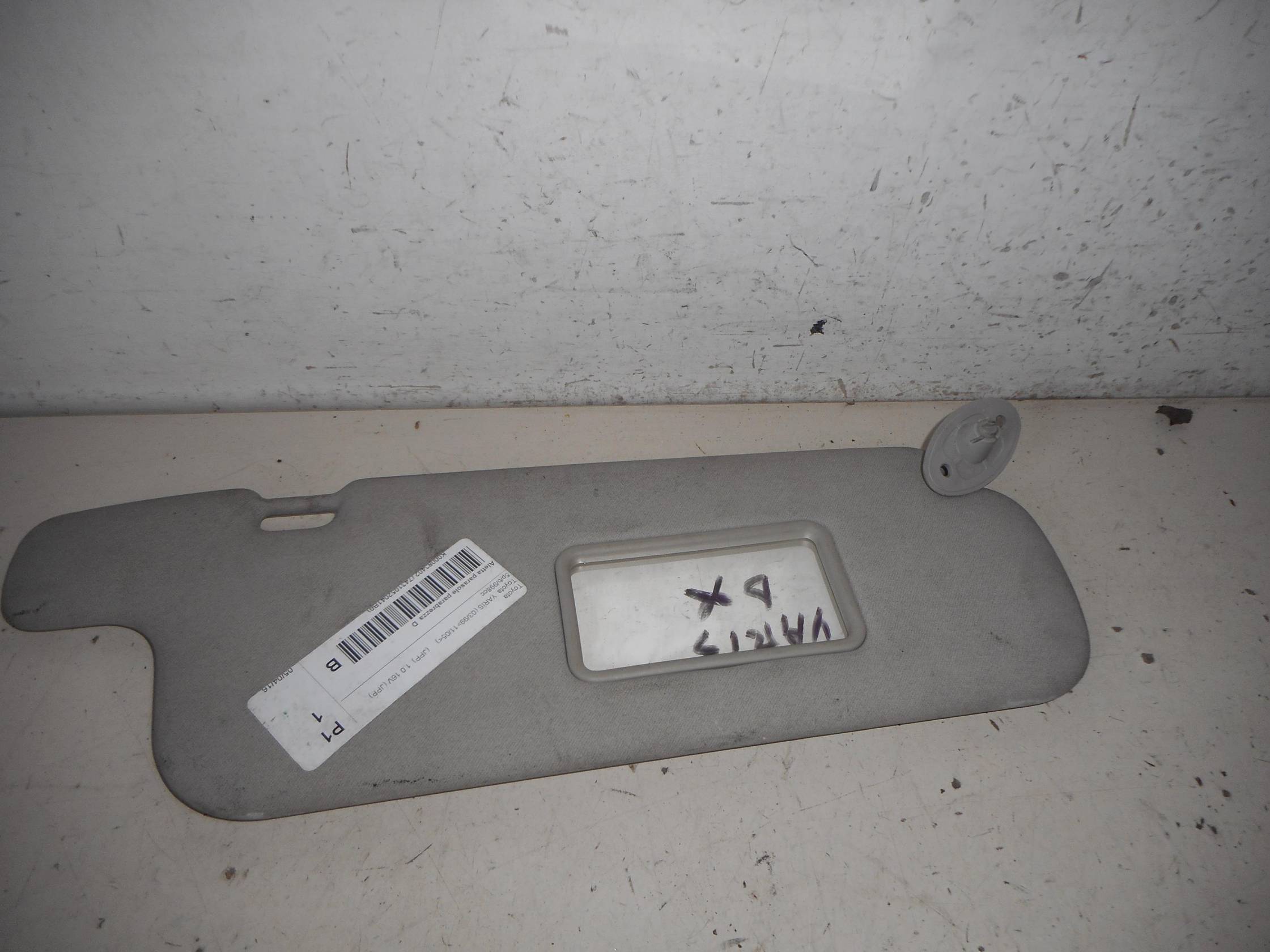 Aletta parasole parabrezza dx.